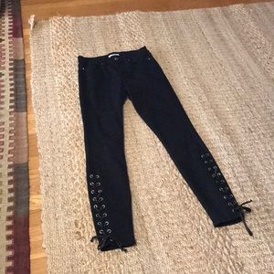 GOOD AMERICAN lace up denim